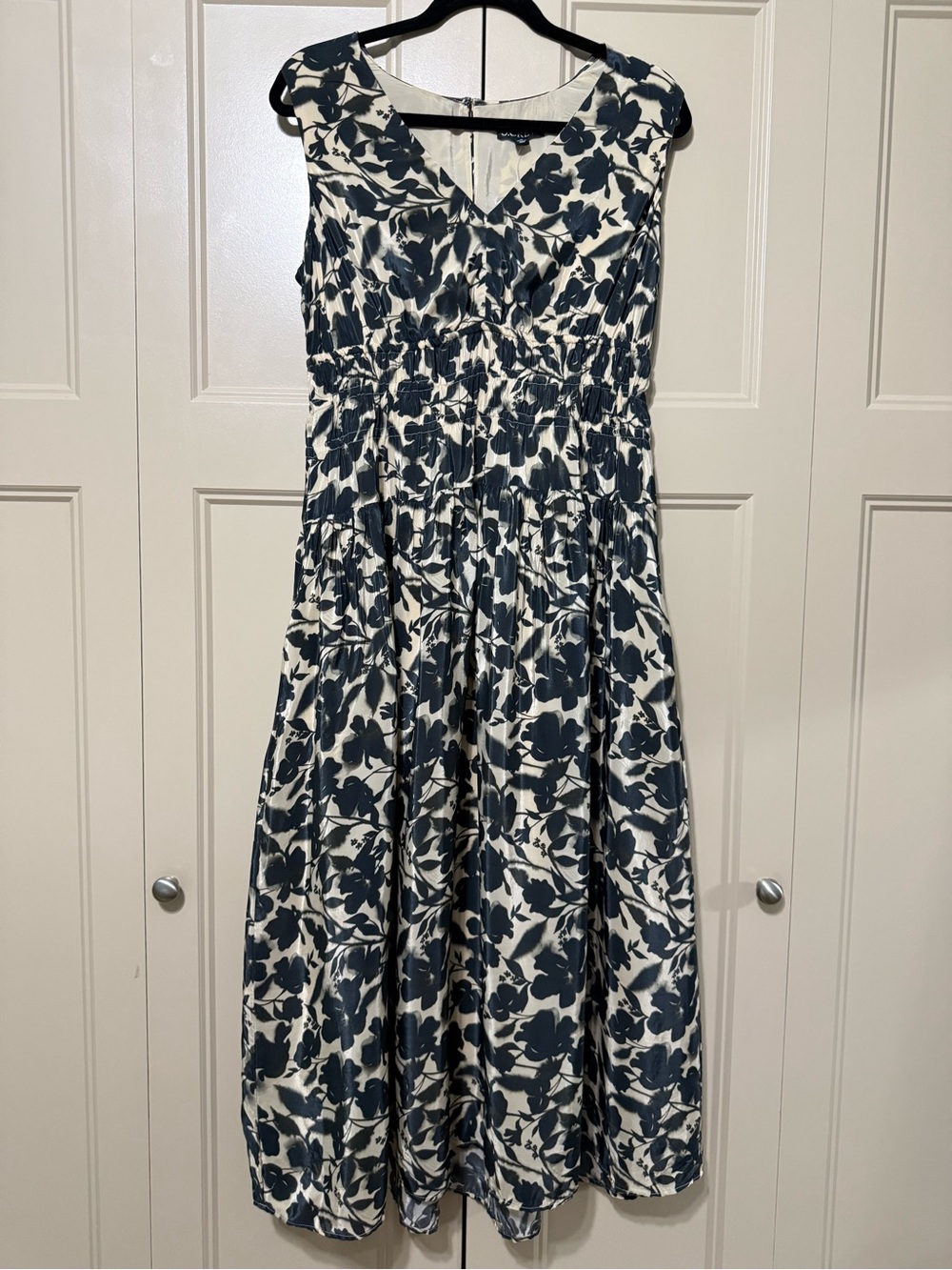 J.Crew Hyacinth V-neck dress in crepe de chine Midi Dress Women’s M (size 8-10) - Picture 2 of 15